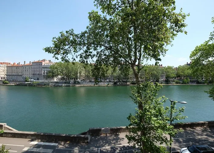 Honore Suite Vue Saone
