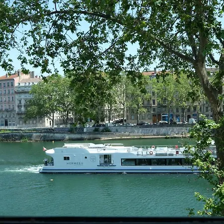 Honore Suite Vue Saone Lyon Exterior foto