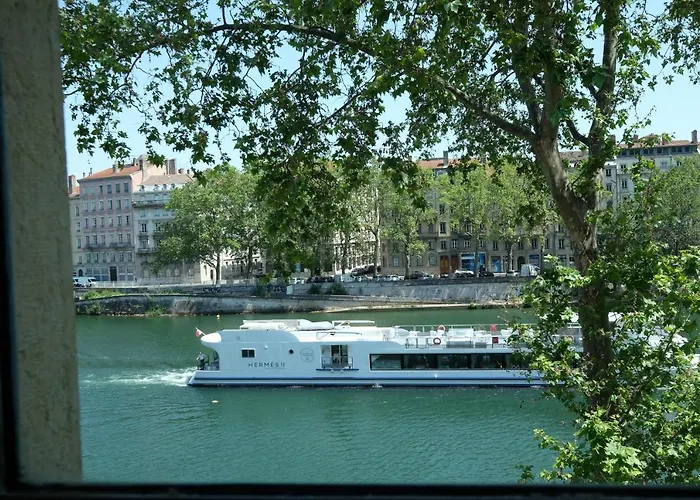Honore Suite Vue Saone